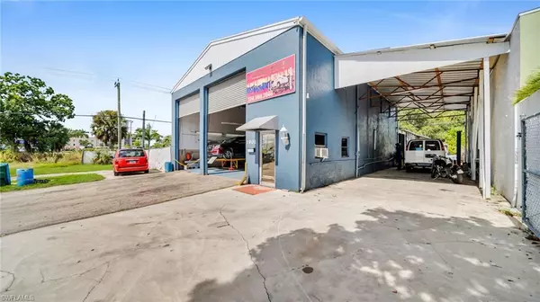 Fort Myers, FL 33907,1901 Dana DR