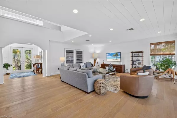 Sanibel, FL 33957,1253 Anhinga LN