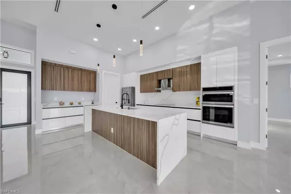 Cape Coral, FL 33991,10 SW 35th AVE