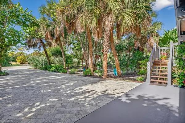 Sanibel, FL 33957,355 E Gulf DR