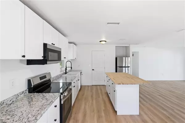 Port Charlotte, FL 33980,4477 Shady Ln