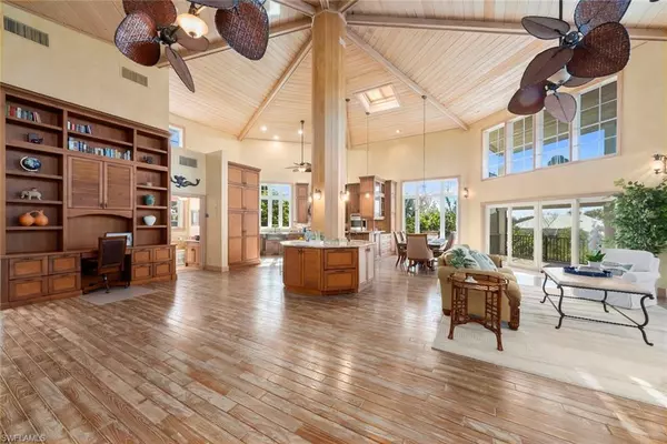 Sanibel, FL 33957,2451 Blind Pass CT