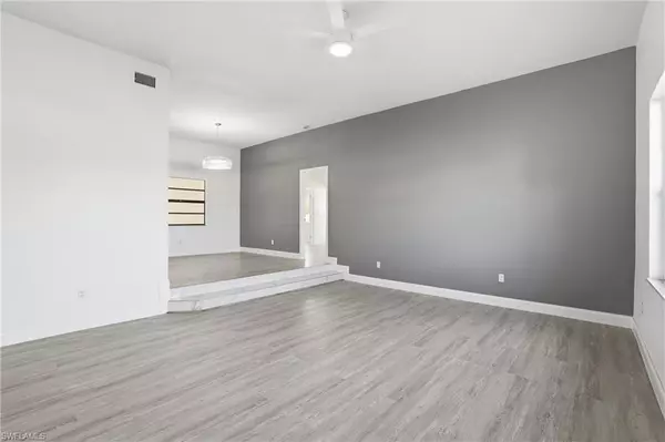 Cape Coral, FL 33904,312 SE 27th ST