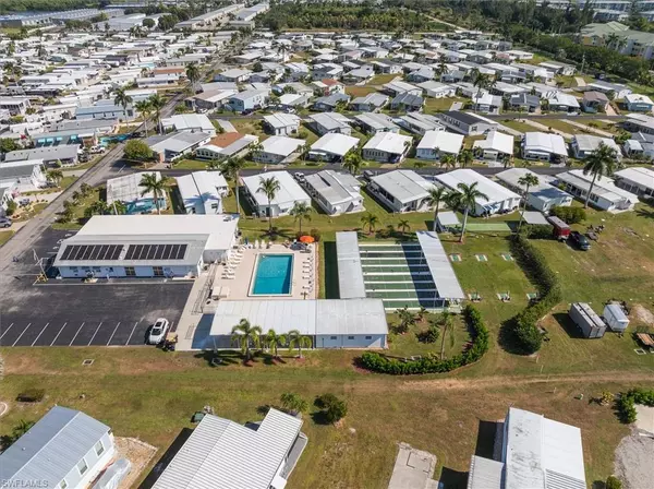 Fort Myers, FL 33908,270 Yorkshire AVE