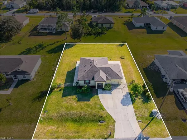 216 Des Cartes ST, Fort Myers, FL 33913