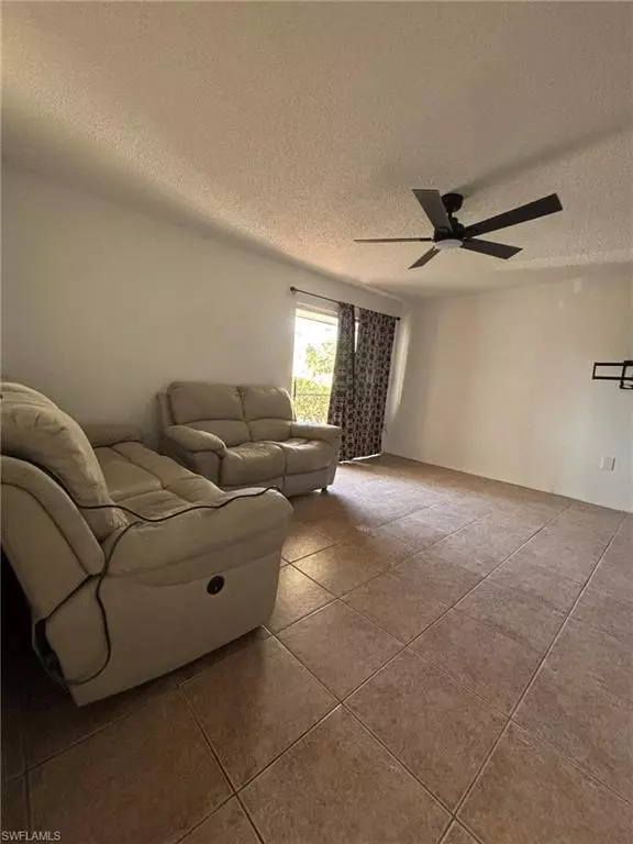 North Fort Myers, FL 33917,5713 Foxlake DR #1