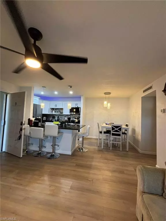 North Fort Myers, FL 33917,5713 Foxlake DR #4