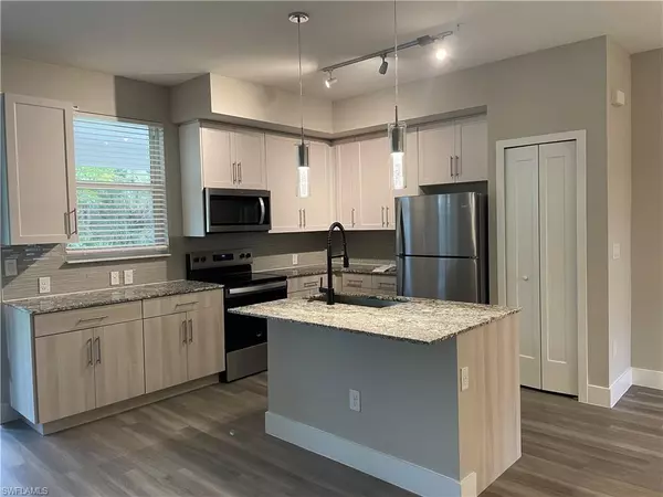 Naples, FL 34119,7033 Ambrosia LN #408