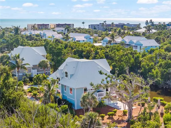 Sanibel, FL 33957,241 Violet DR