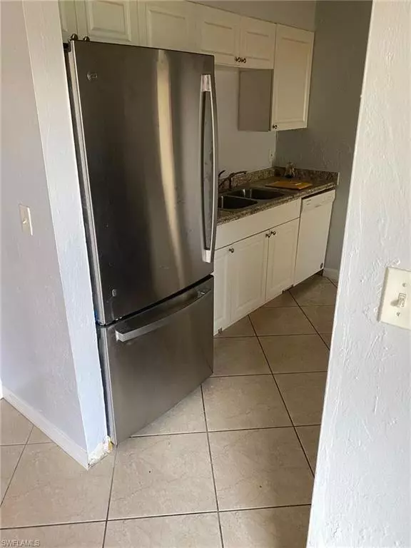 Cape Coral, FL 33904,4923 Vincennes CT #4