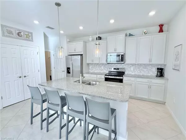 3029 Royal Gardens AVE, Fort Myers, FL 33916