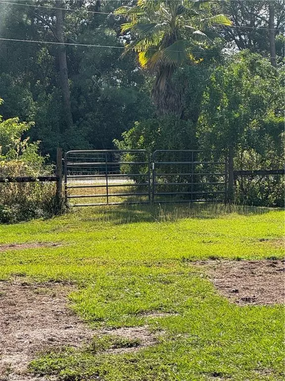 Clewiston, FL 33440,837 Pine Cone AVE