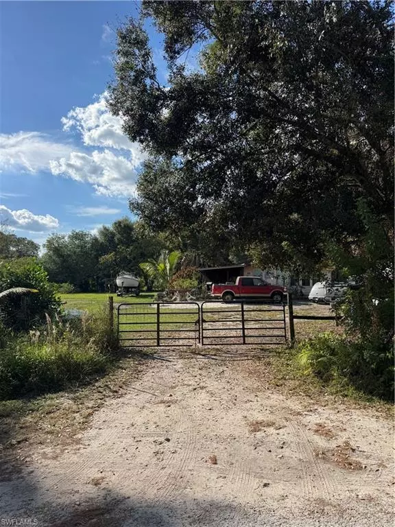 Clewiston, FL 33440,837 Pine Cone AVE