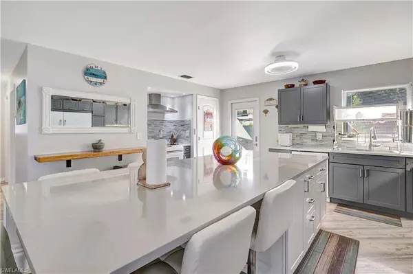 Bokeelia, FL 33922,5887 Kingfish RD