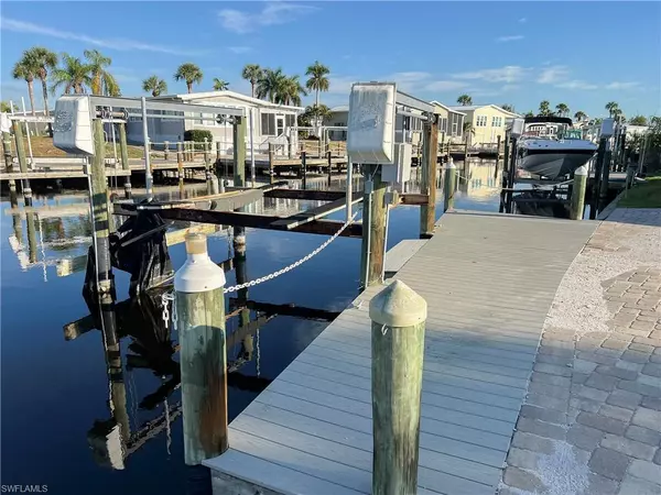 Fort Myers Beach, FL 33931,17851 Peppard DR