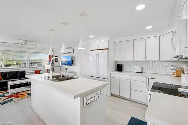 North Fort Myers, FL 33917,5560 Sir Walter WAY