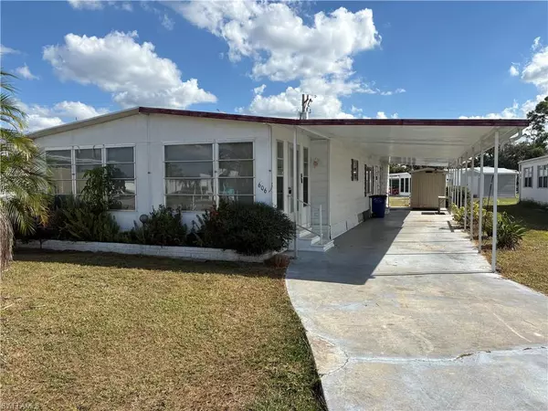 North Fort Myers, FL 33917,606 Pine Grove CT