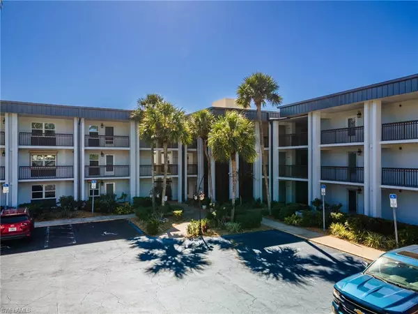 1740 Pine Valley DR #211, Fort Myers, FL 33907