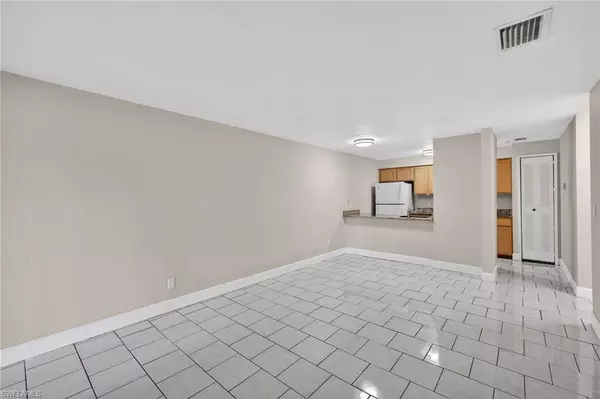 Fort Myers, FL 33919,13134 Feather Sound DR #401