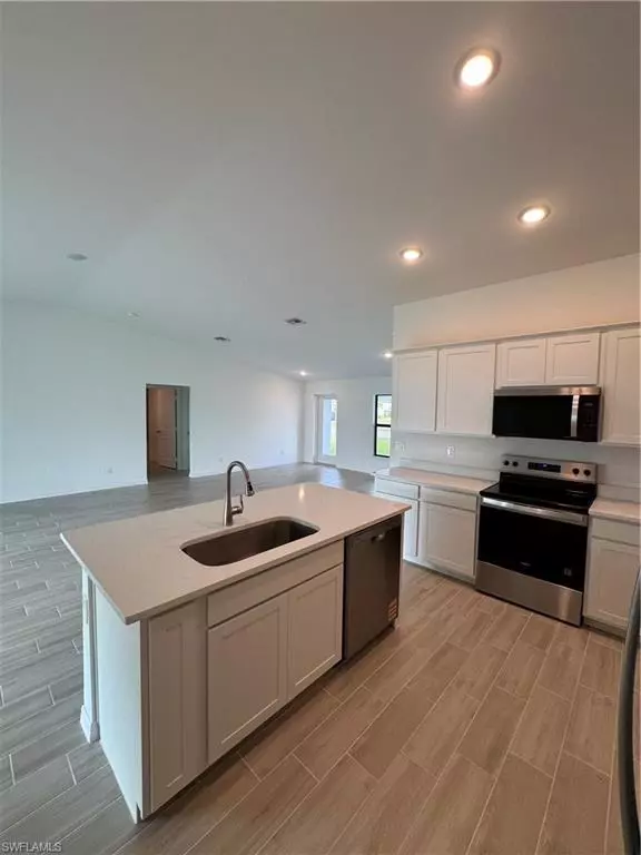 Cape Coral, FL 33993,420 NW 4th TER