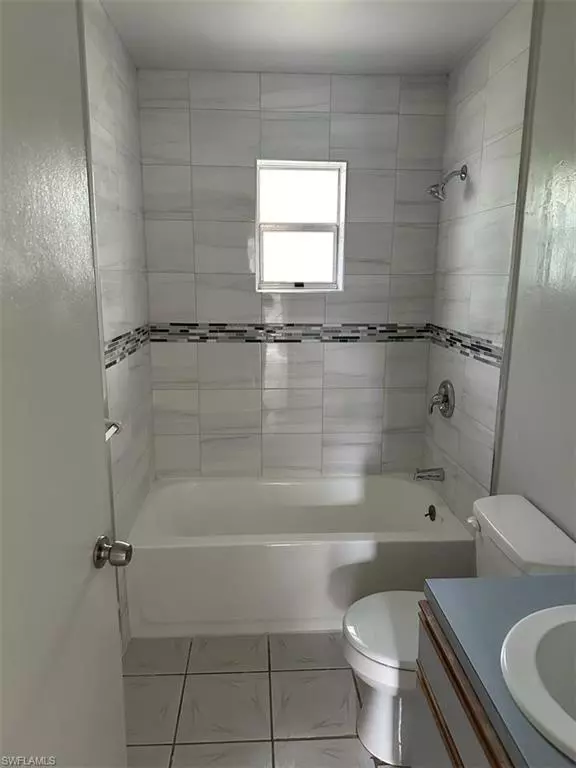 Cape Coral, FL 33990,15 SE 24th AVE #C