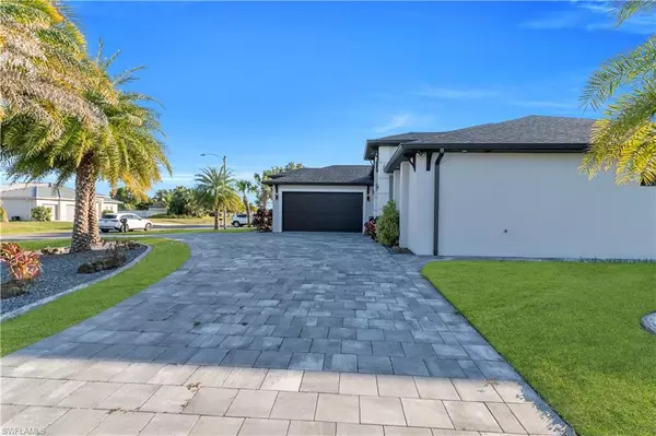 Cape Coral, FL 33993,306 NW 3rd PL