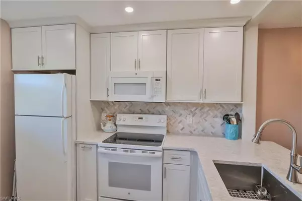 Fort Myers, FL 33919,9281 Central Park DR #206