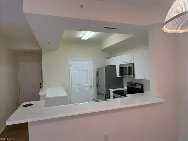 Fort Myers, FL 33919,9045 Colby DR #2411