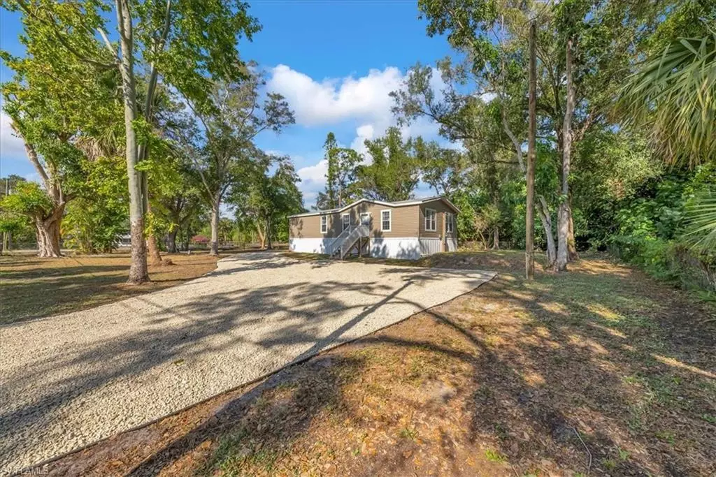 North Fort Myers, FL 33917,2170 Bahia LN