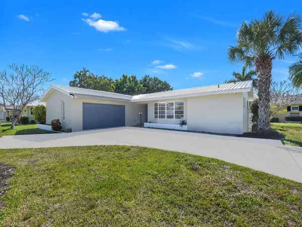 386 Parkway CT, Fort Myers, FL 33919