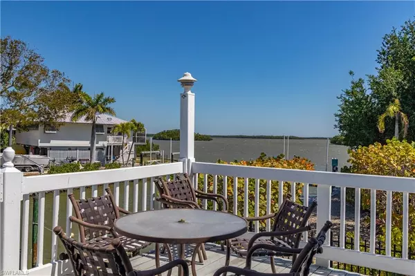 Fort Myers Beach, FL 33931,275 Bahia VIA