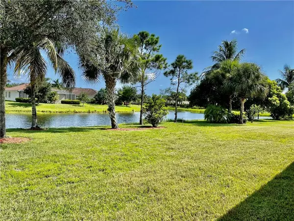 Naples, FL 34114,14092 Mirror CT