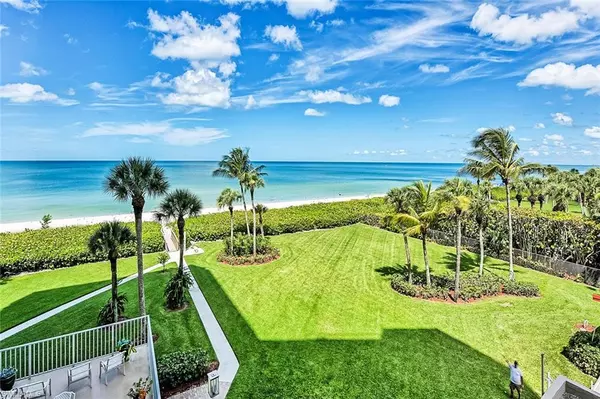 Naples, FL 34108,10701 Gulf Shore DR #402