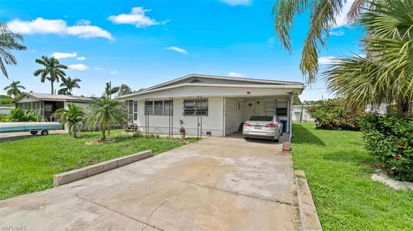 12170 Moss DR, Fort Myers, FL 33908