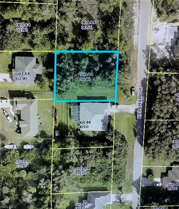 724 Kalamar DR, Lehigh Acres, FL 33974