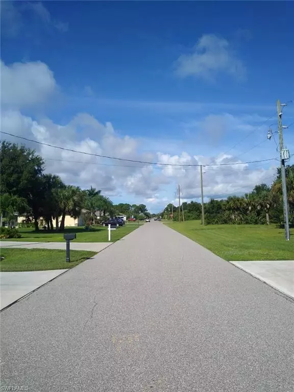 Rotonda West, FL 33947,426 Albatross RD