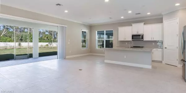 Naples, FL 34120,3464 Pilot CIR #56