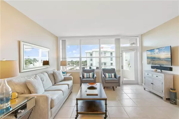 Marco Island, FL 34145,220 Seaview CT #609