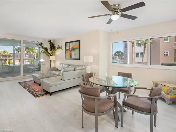 Marco Island, FL 34145,893 Collier CT #3-206