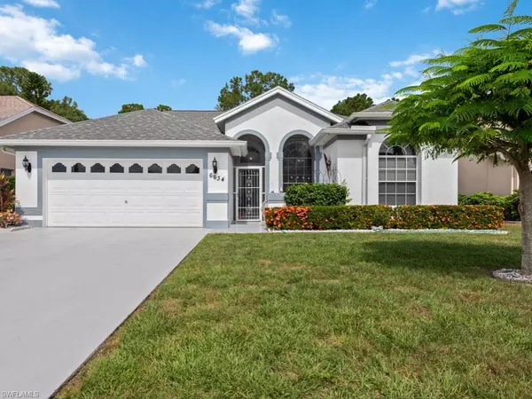 6634 Vancouver LN, Naples, FL 34104