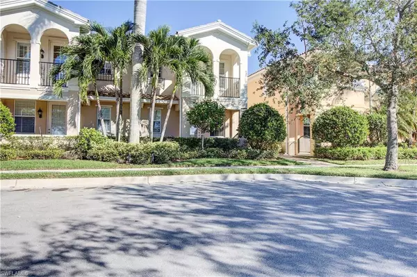 8112 Josefa WAY, Naples, FL 34114