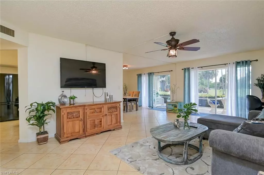 North Fort Myers, FL 33903,4852 Golf Club CT #3