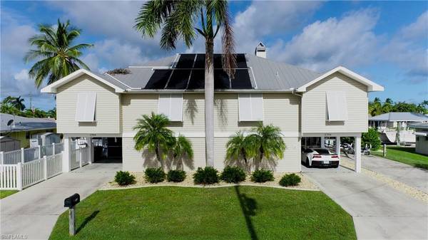 2704 Clyde ST, Matlacha, FL 33993