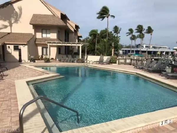 Fort Myers Beach, FL 33931,894 Buttonwood DR #216