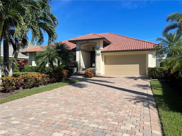 1935 Snook DR, Naples, FL 34102