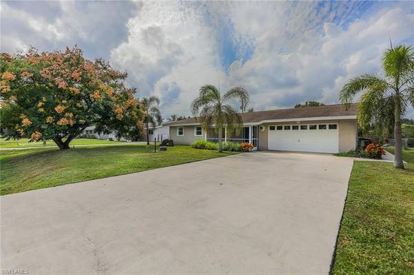 1273 Sabal Gardens DR, North Fort Myers, FL 33903