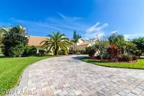 324 Wentworth CT, Naples, FL 34104