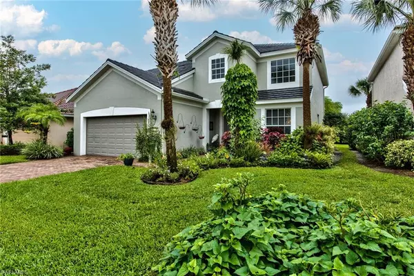 2034 Fairmont LN, Naples, FL 34120