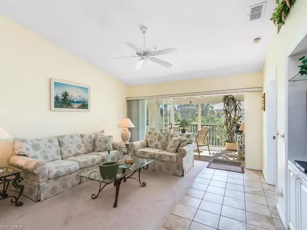 9060 Michael CIR #4-412, Naples, FL 34113