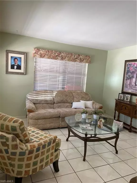 Naples, FL 34103,4500 Capri DR